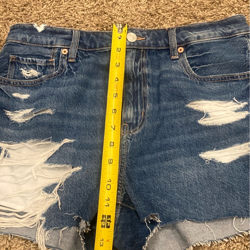 NWT: American Eagle Strigid Ripped Denim Mom Shorts Mid Wash 8 Distressed Trendy - Picture 9 of 15